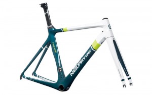 P5-nazare_green_yellow_frameset_front45